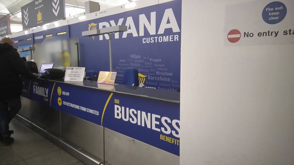photo Ryanair desk